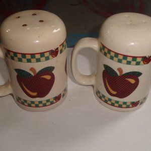 Salt pepper shakers stovetop handled apples fruit